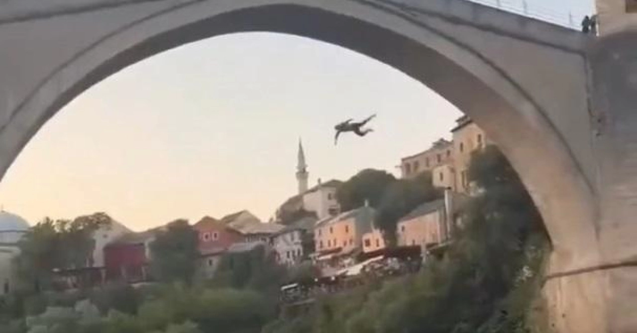 Javio se mladić koji je skočio s mosta u Mostaru pa dobio batina: ‘Sada sam poznat u Bosni i Hercegovini‘